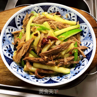 乌腐竹炒西葫芦的做法步调：11