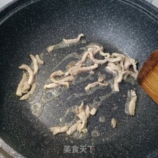 肉丝炒单色萝卜的做法步调：6