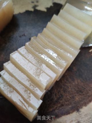 五花肉炒魔芋的做法步调：2