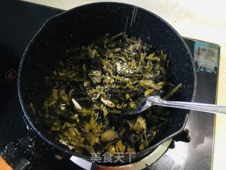 白烧圆肉蒸雪里蕻的做法步调：4
