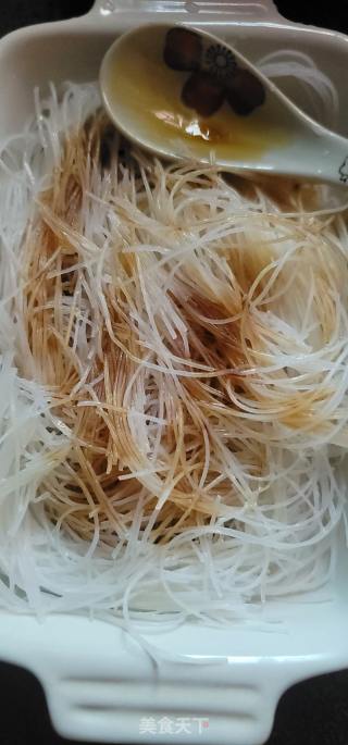 鲍鱼蒸粉丝的做法步调：2