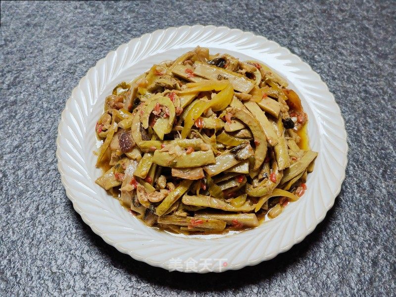 酸菜炒蕨菜的做法