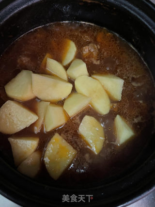 番茄土豆排骨汤的做法步调：9