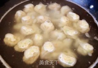 陈肉京彩云吞的做法步调：9