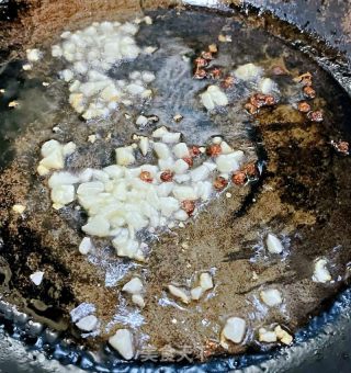 肉终盖莴笋丝的做法步调：6