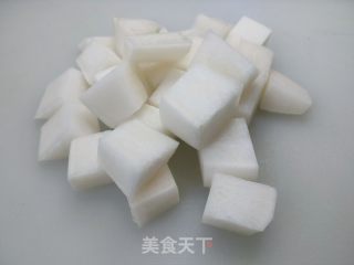 白烧利剑萝卜的做法步调：2