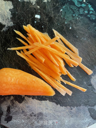 包菜炒鸡蛋的做法步调：2