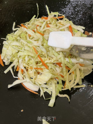 包菜炒鸡蛋的做法步调：7