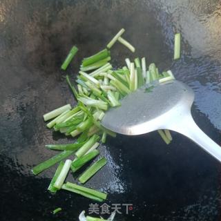 韭菜炒黄蛤肉的做法步调：8