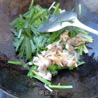韭菜炒黄蛤肉的做法步调：9
