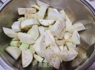 喷鼻酥炸茄子的做法步调：1