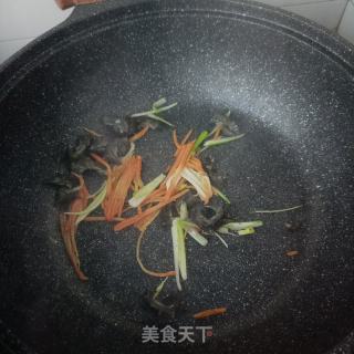 绿芽菜炒海参的做法步调：12