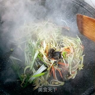 绿芽菜炒海参的做法步调：15