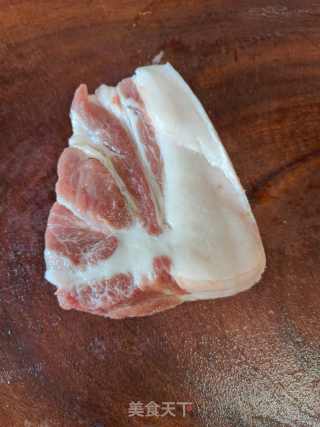 火碌菜猪肉煲的做法步调：2