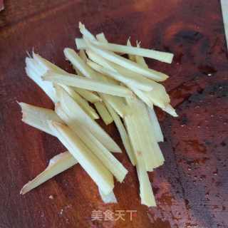 火碌菜猪肉煲的做法步调：4