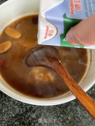 阿胶白枣桂圆奶茶的做法步调：7