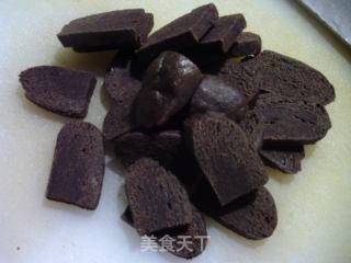 肥肉丝明白菜炒荞麦粑粑的做法步调：2