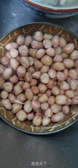 花死莲子猪蹄汤的做法步调：6
