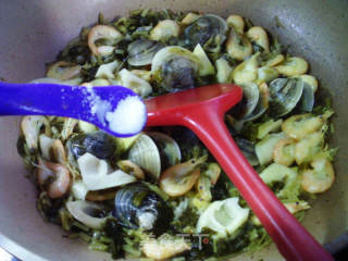 咸菜雷笋煮圆蛤江利剑虾的做法步调：9