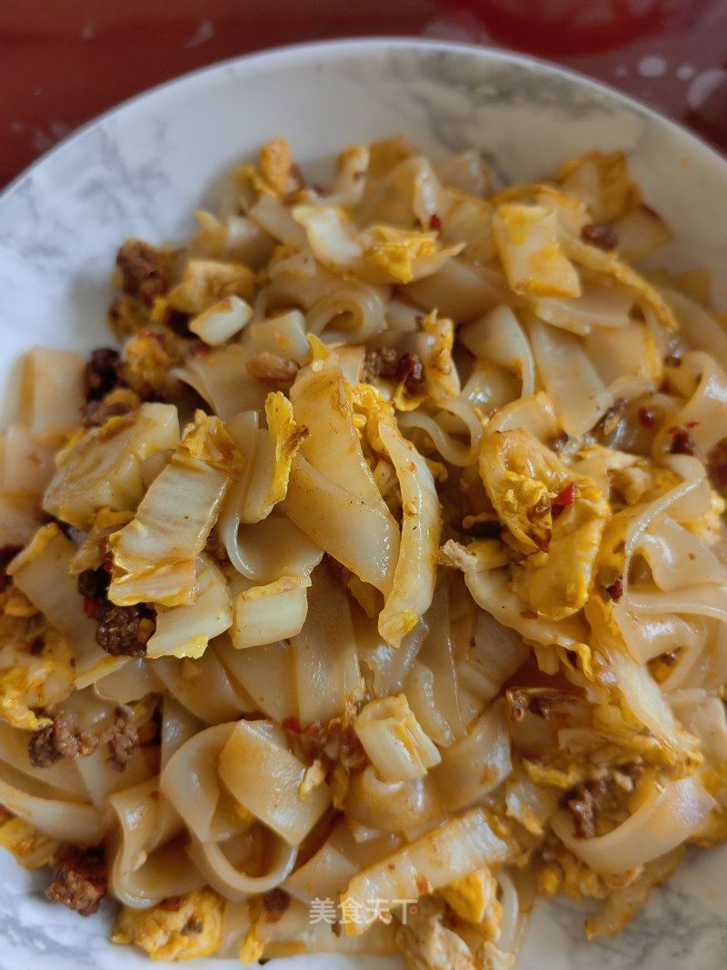 鸡蛋炒河粉的做法