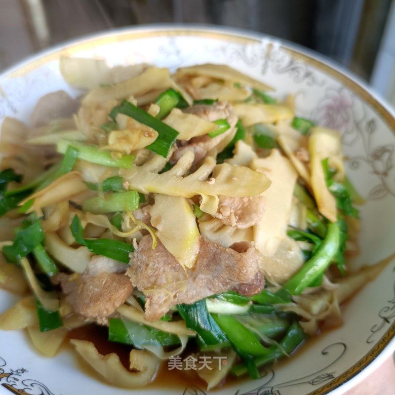 韭菜炒雷笋的做法