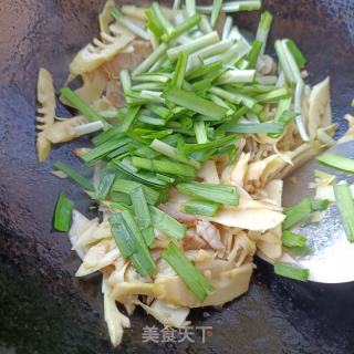 韭菜炒雷笋的做法步调：6