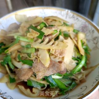 韭菜炒雷笋的做法步调：8