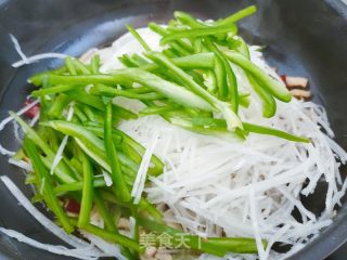 利剑萝卜丝炒肉的做法步调：7