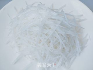 利剑萝卜丝炒肉的做法步调：2
