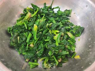 芝麻盐拌菠菜的做法步调：3