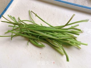 蚂蚁上树的做法步调：1