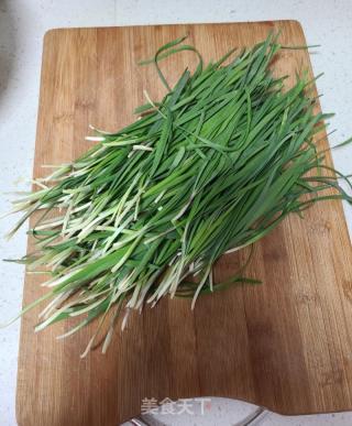 卤驴肉炒韭菜的做法步调：1