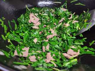 卤驴肉炒韭菜的做法步调：4