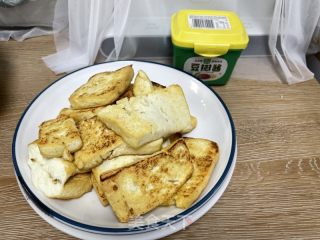 酱焖豆腐的做法步调：3