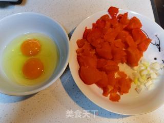 西白柿鸡蛋汤的做法步调：3