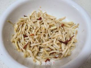 炝拌银条的做法步调：4