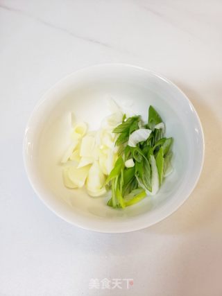 都雅养分的陈百开炒鸡蛋的做法步调：3