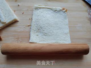 莴笋鸡蛋吐司卷的做法步调：3