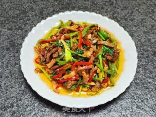 椒丝炒肉的做法步调：9