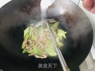 莴笋炒肉的做法步调：7