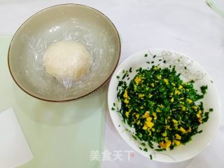 仲春两龙仰面，吃秋饼/韭菜鸡蛋饼的做法步调：7