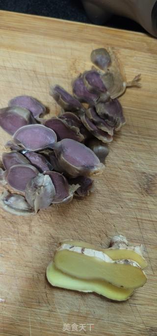 陈肾花死菜干汤的做法步调：5