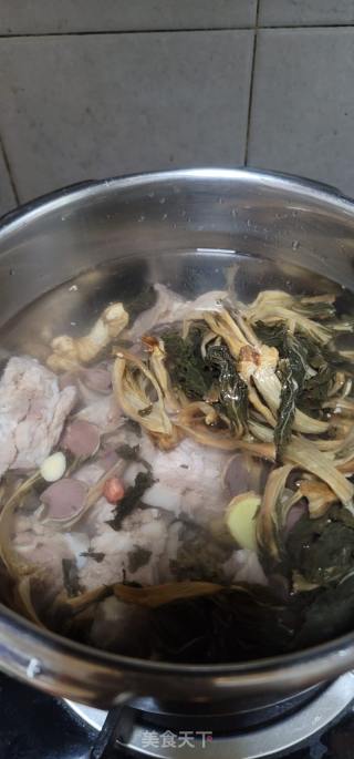 陈肾花死菜干汤的做法步调：8