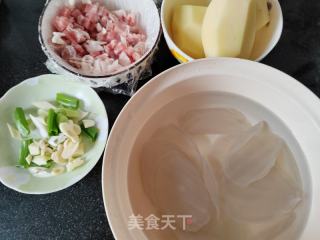 肉沫粉皮土豆的做法步调：1