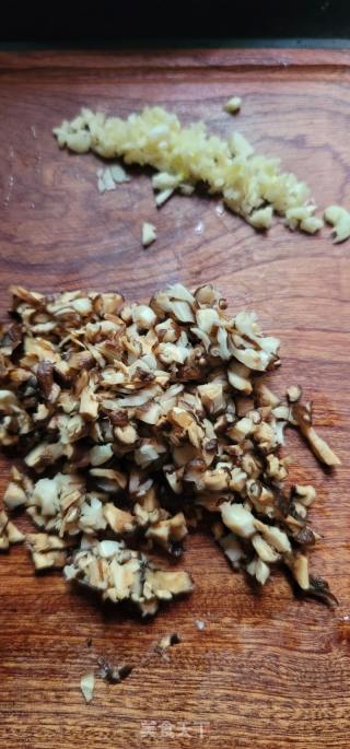 蒸喷鼻菇肉饼的做法步调：2