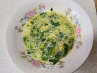 喷鼻葱鸡蛋炒白薯里馒头的做法步调：3