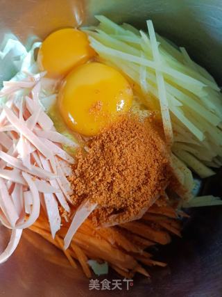 土豆丝饼的做法步调：3