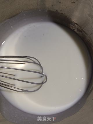 八微暇戚风蛋糕胚的做法步调：2