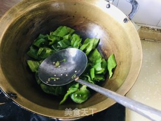 㸆辣椒炒肉的做法步调：3