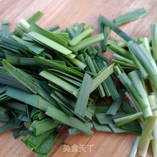 鸽汤炒韭菜的做法步调：2